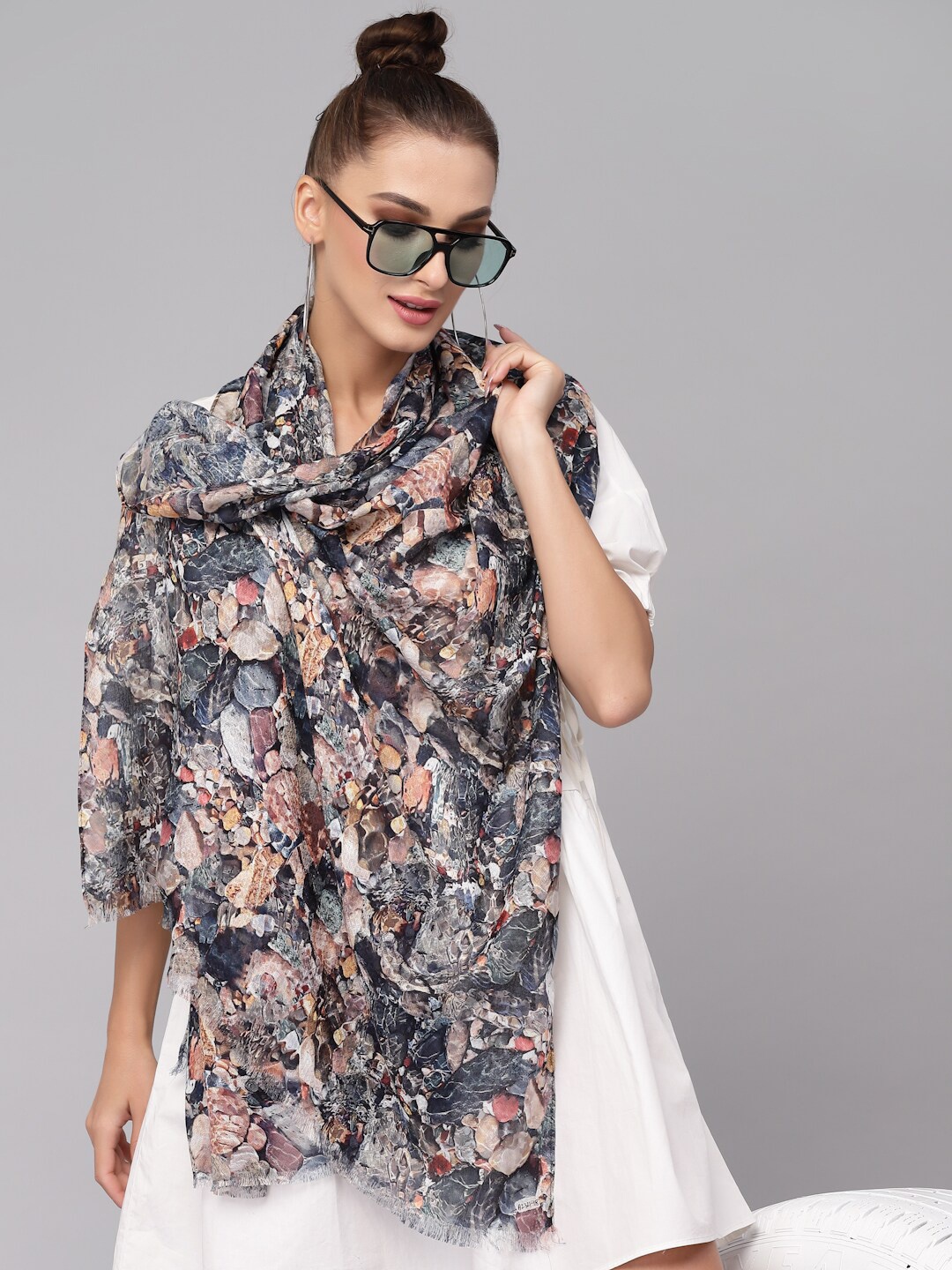 

J Style Women Black & Grey Printed Stole