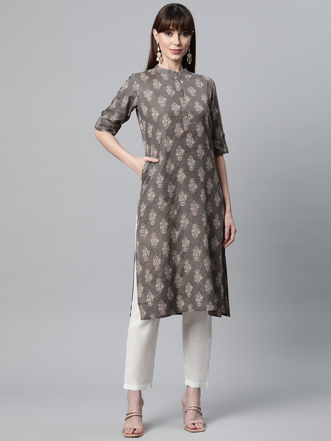

Divena Women Grey Floral Printed Kantha Work Cotton Kurta