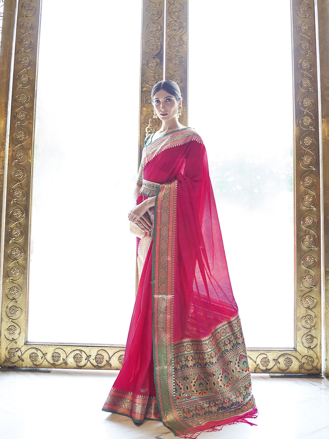 

elora Pink & Green Ethnic Motifs Zari Silk Blend Saree