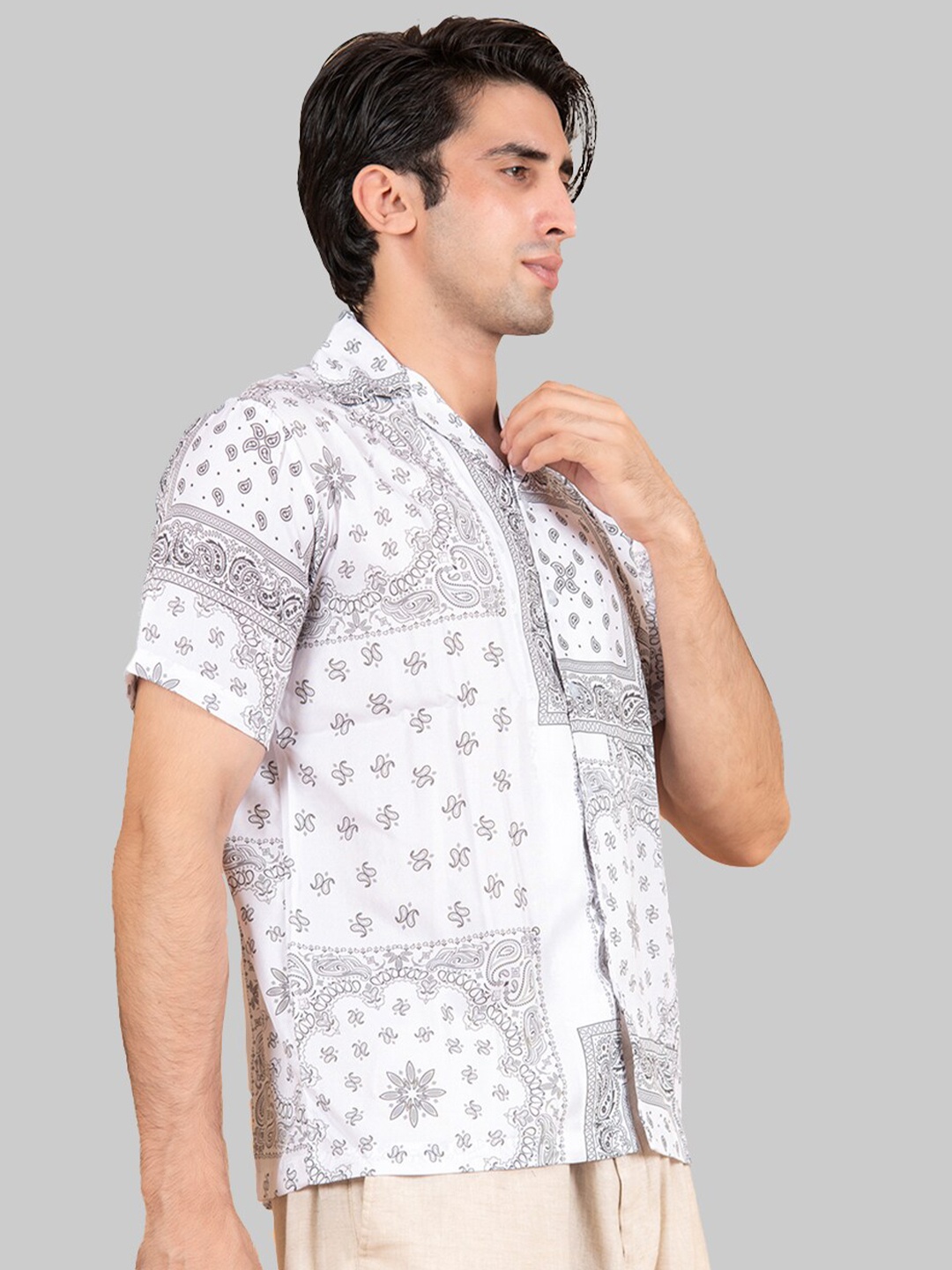 

Tistabene Men White Premium Printed Casual Shirt