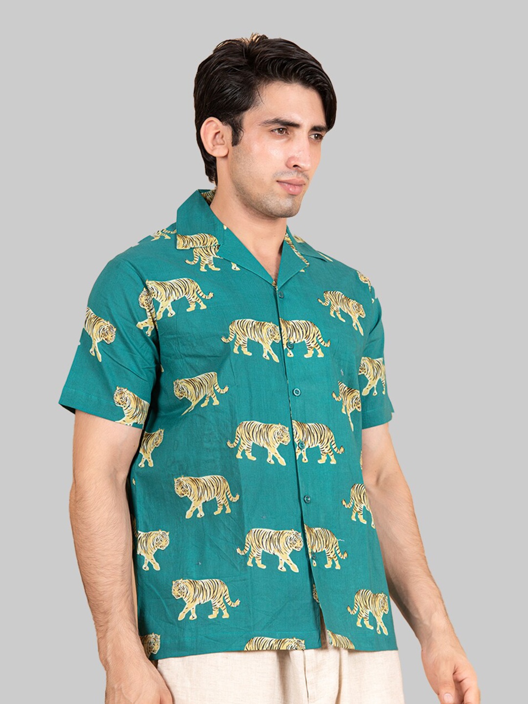 

Tistabene Men Green Premium Tiger Printed Casual Shirt
