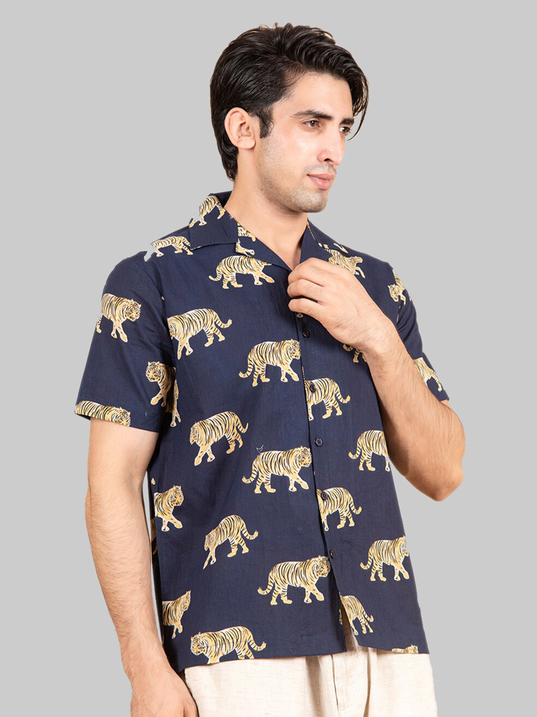 

Tistabene Men Black Premium Tiger Printed Cotton Casual Shirt