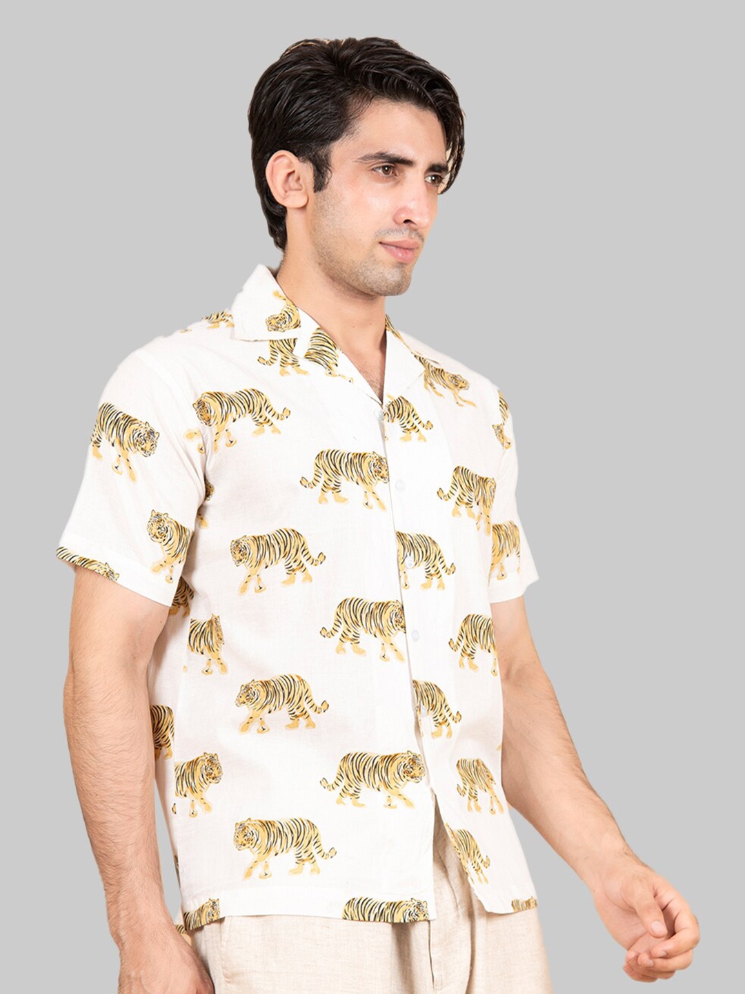 

Tistabene Men White Premium Tiger Printed Casual Shirt