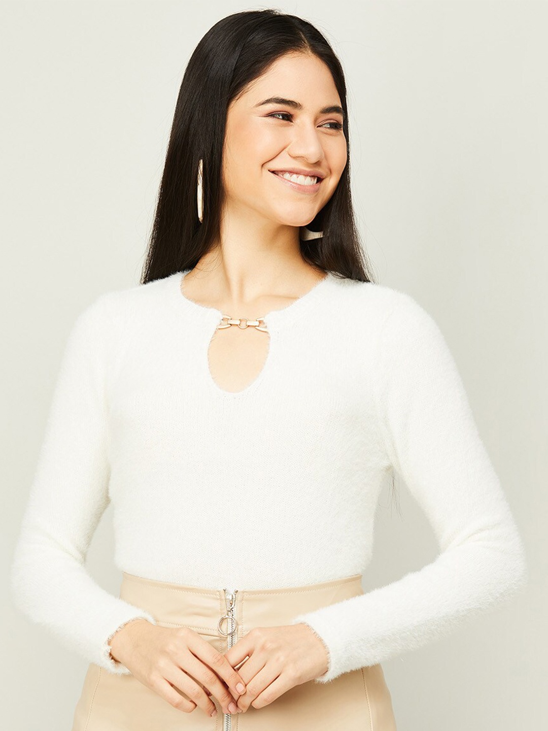 

CODE by Lifestyle White Keyhole Neck Top