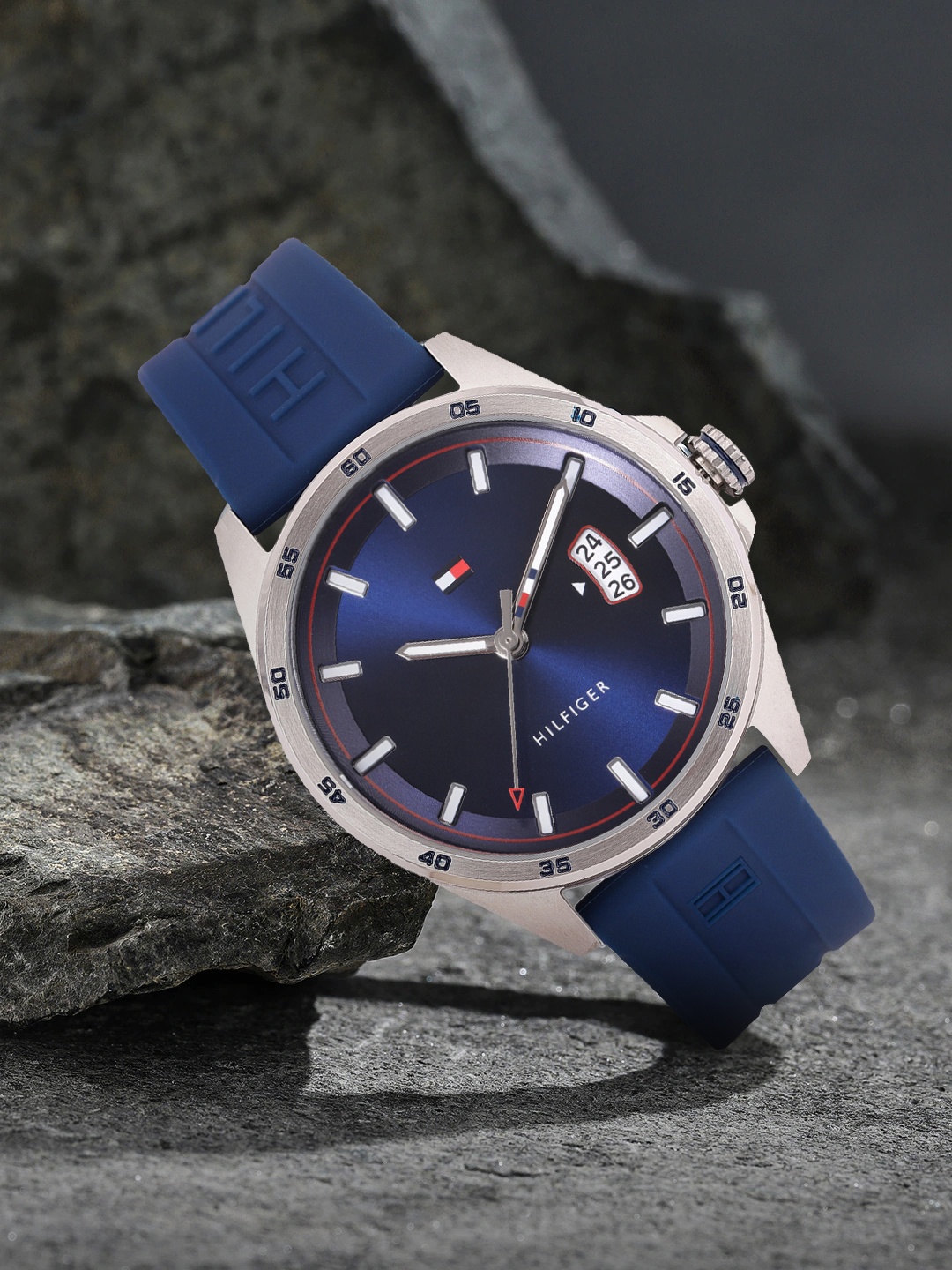 

Tommy Hilfiger Men Blue Analogue Watch TH1791982W
