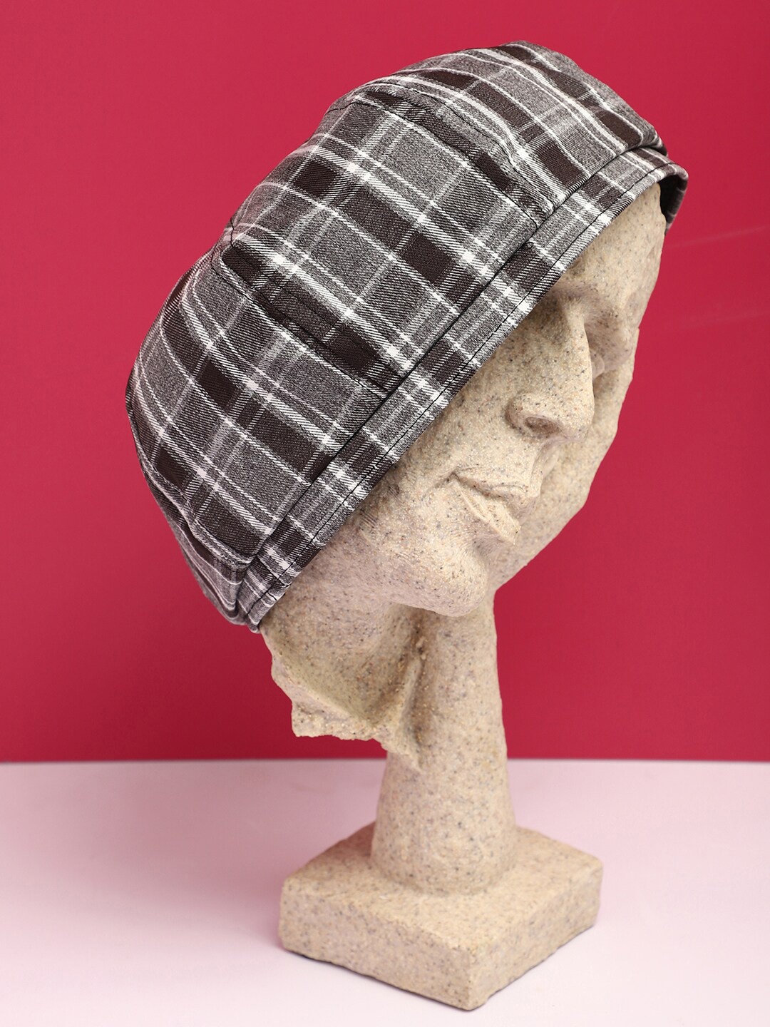 

HAUTE SAUCE by Campus Sutra Women Grey & White Checked Bakerboy Hat