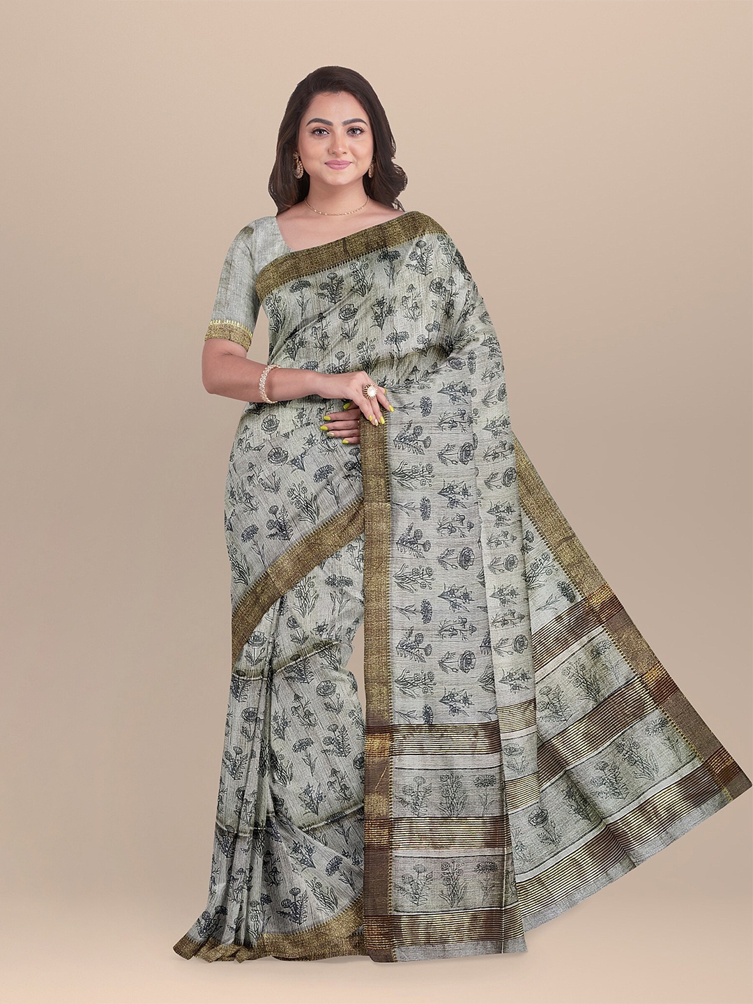 

The Chennai Silks Beige & Gold-Toned Floral Zari Jute Cotton Fusion Saree