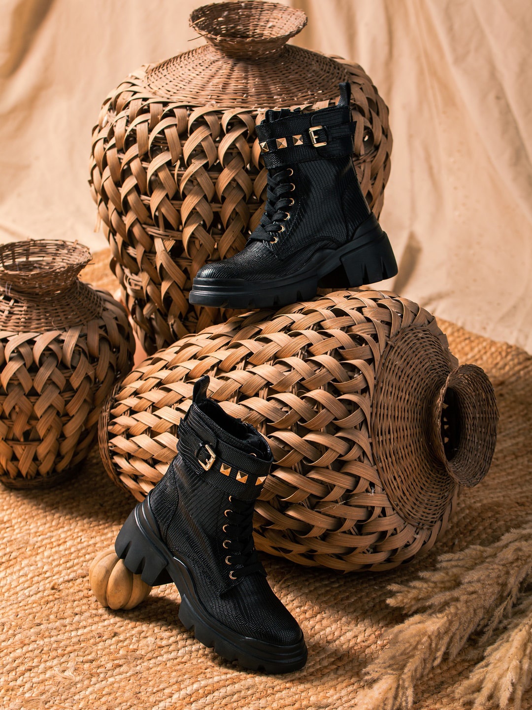 

Saint G Black Leather Lace Up Mid-Top Regular Block Heels Boots