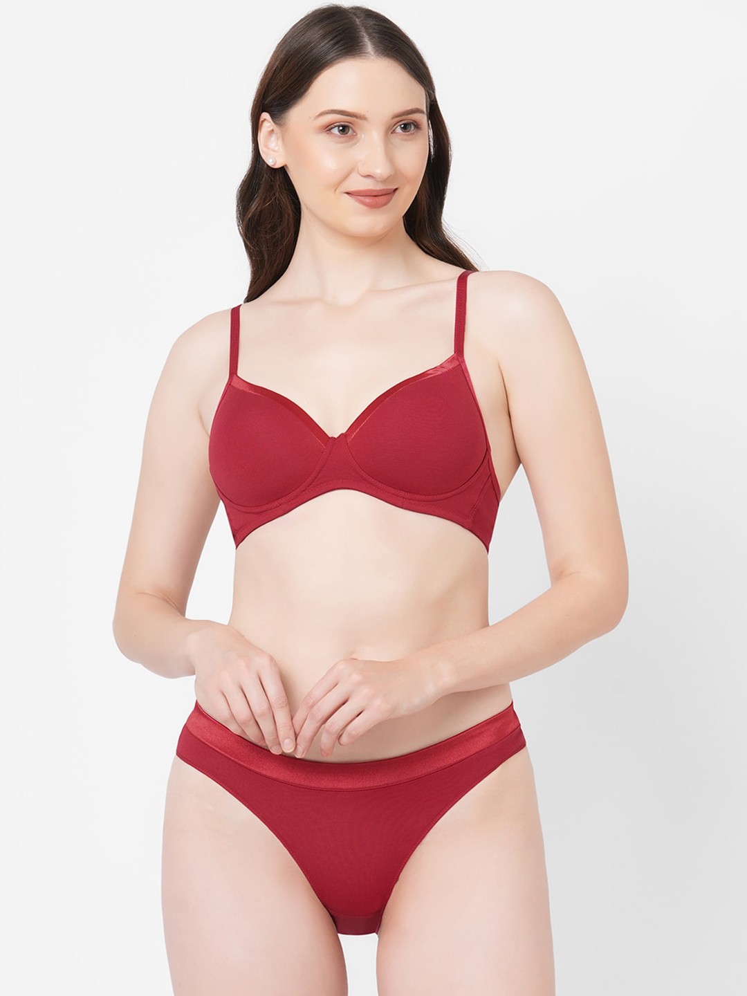 

Soie Medium Coverage Padded Non-Wired Bra with Low Rise Brief Lingerie Set, Red