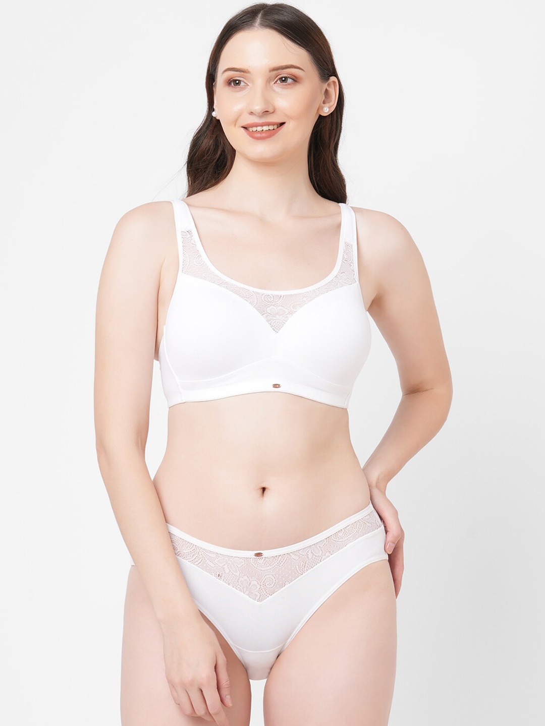 

SOIE Full Coverage Padded Bra and Mid Rise Brief With Lace Detailing Lingerie Set, White