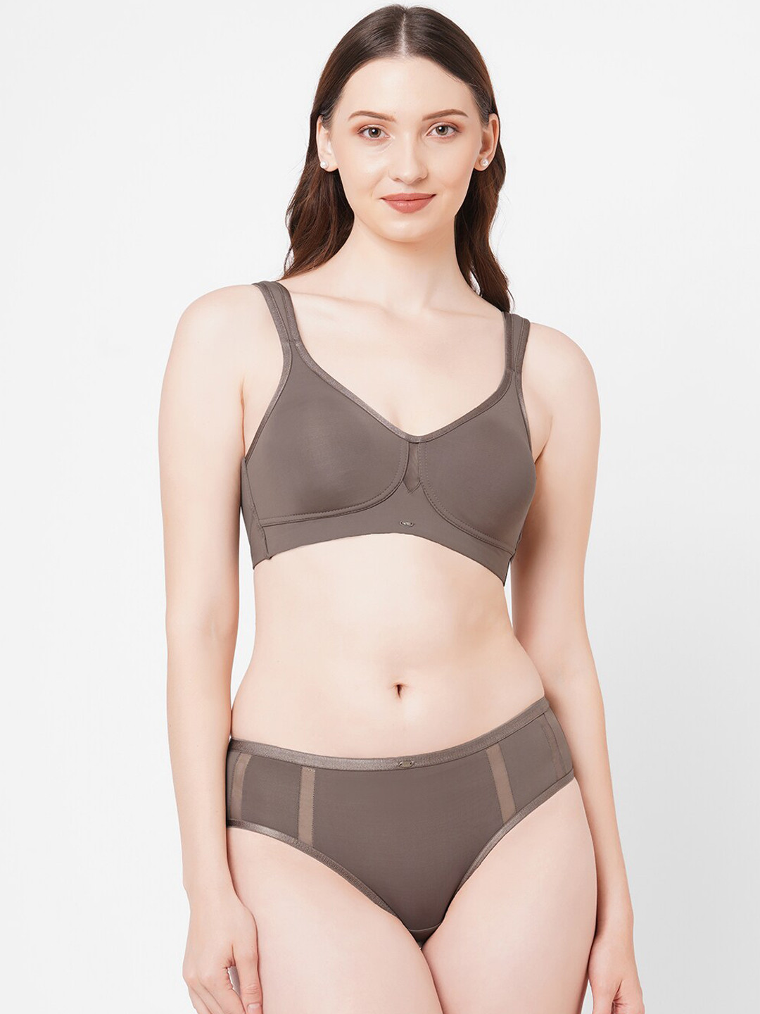 

Soie Women Brown Solid Minimiser Non-Padded Non-Wired Lingerie Set
