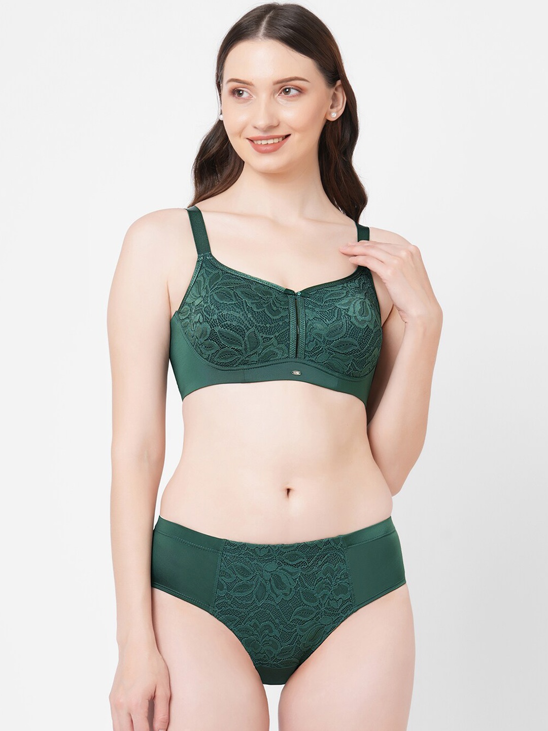 

Soie Women Full Coverage Non-Padded Non-Wired Lace Lingerie Set, Green