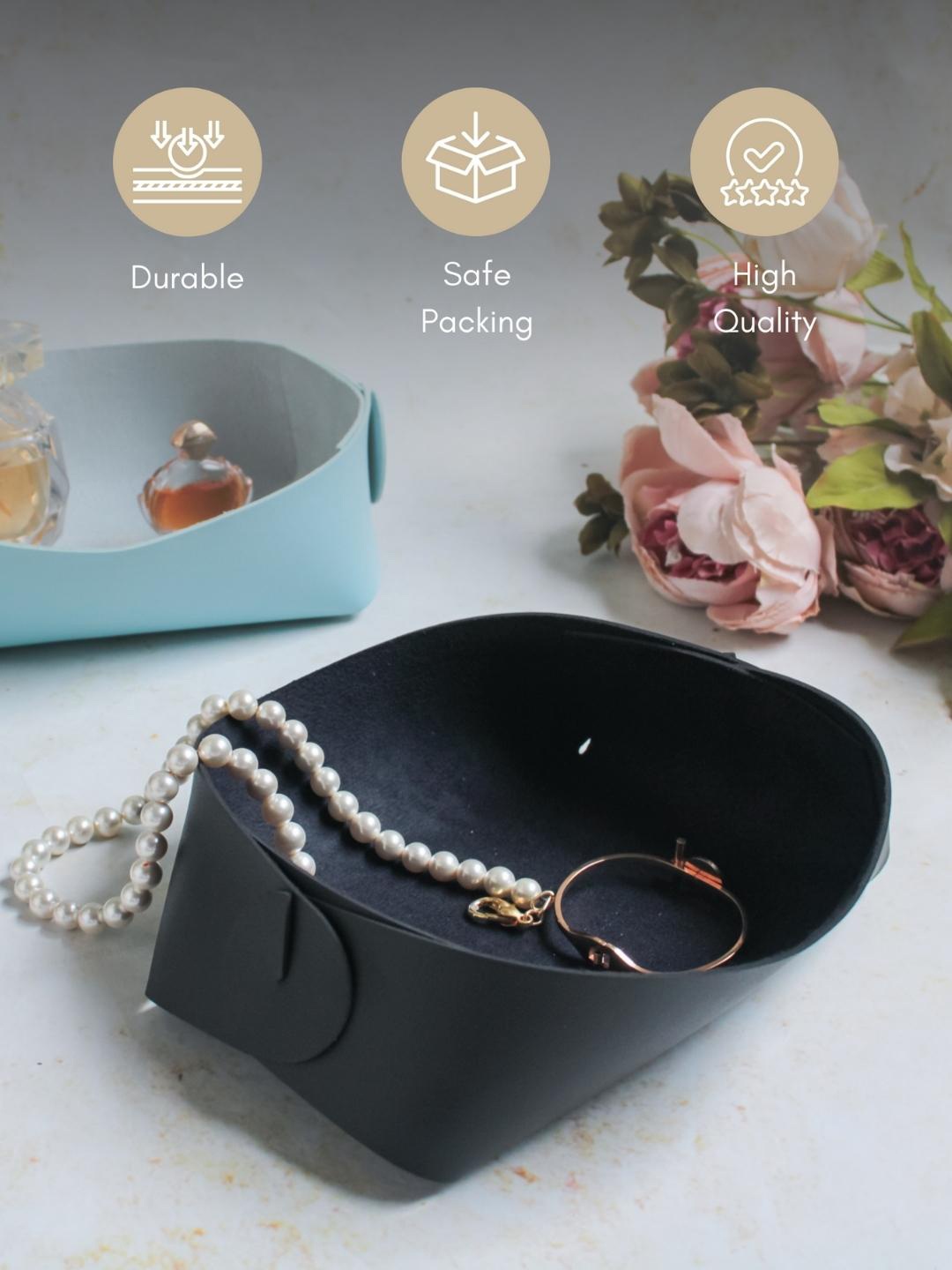 

Nestasia Unisex Black Solid Leather Storage Pouch