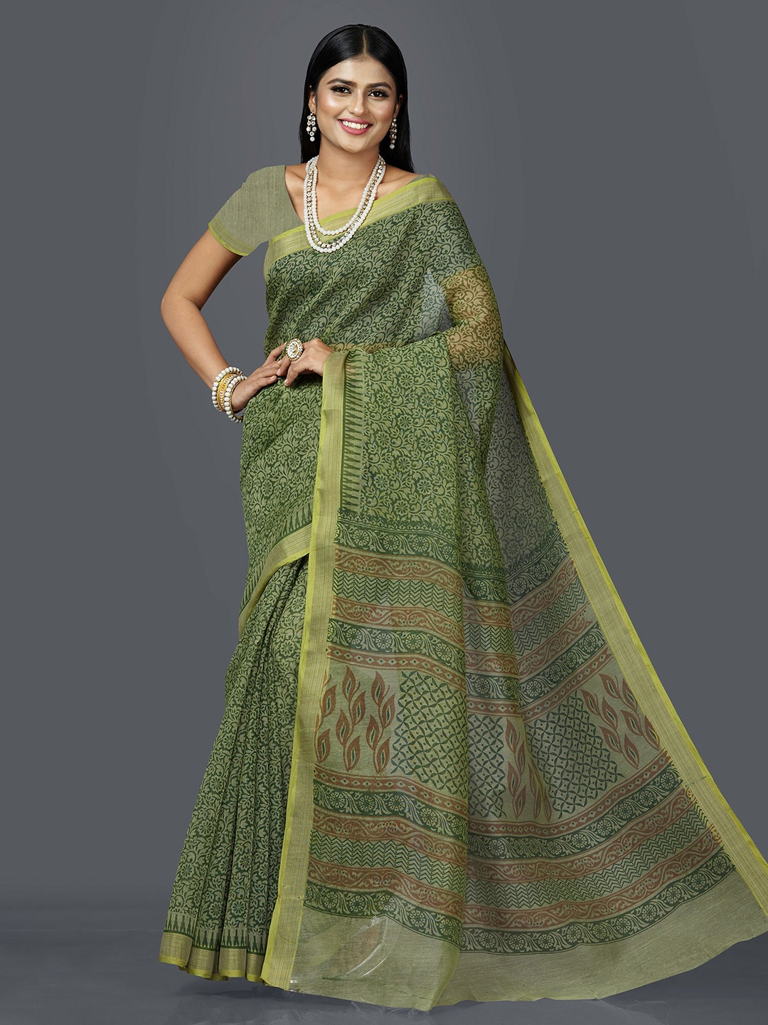 

SHANVIKA Gadwal Floral Print Saree, Green