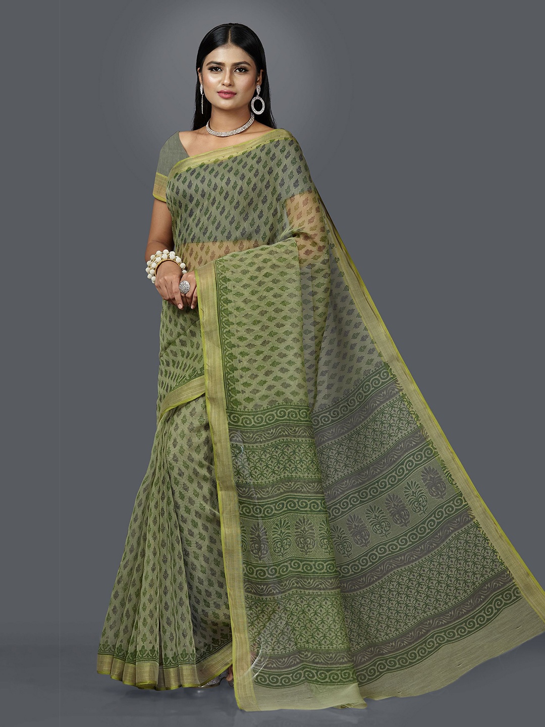 

SHANVIKA Green & Gold-Toned Ethnic Motifs Zari Block Print Saree