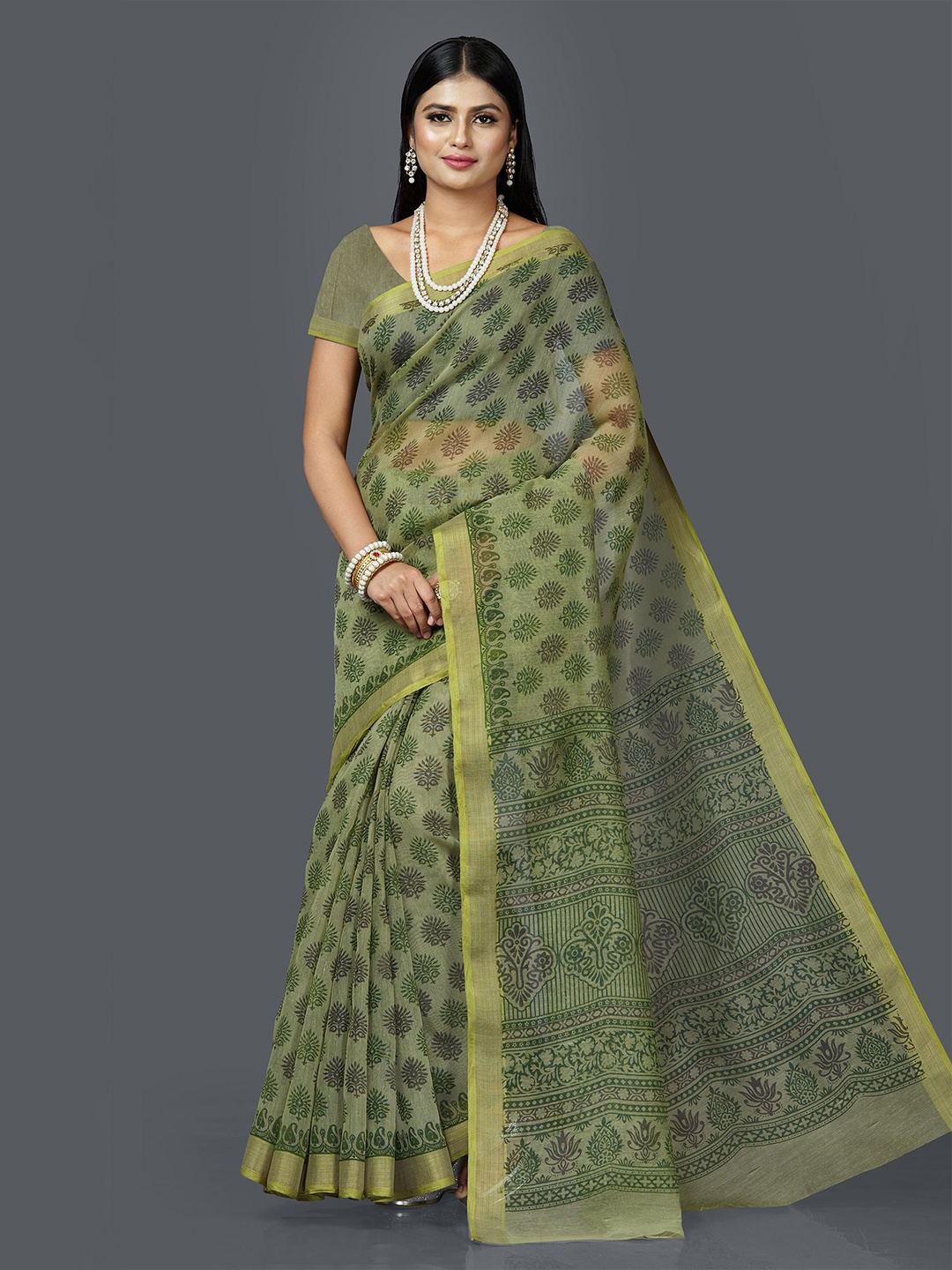 

SHANVIKA Gadwal Ethnic Motifs Printed Saree, Green