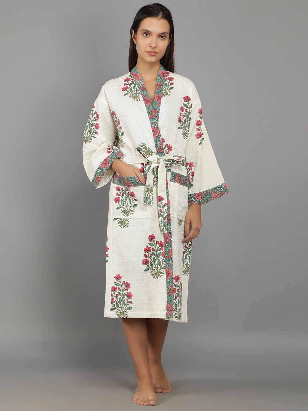 

OJASTHELUXURYBATHLLP Women White & Green Printed Bath Robe