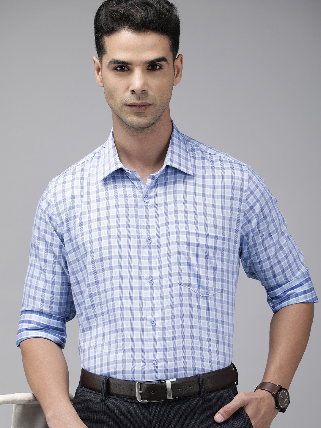 

Van Heusen Men Blue Pure Cotton Slim Fit Checked Formal Shirt