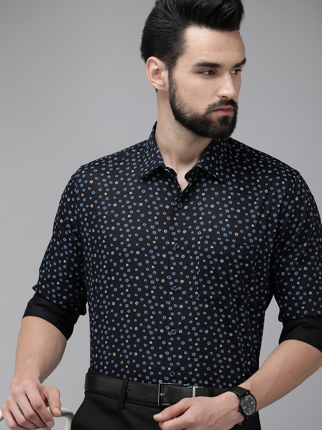 

Van Heusen Men Black Slim Fit Abstract Printed Pure Cotton Formal Shirt