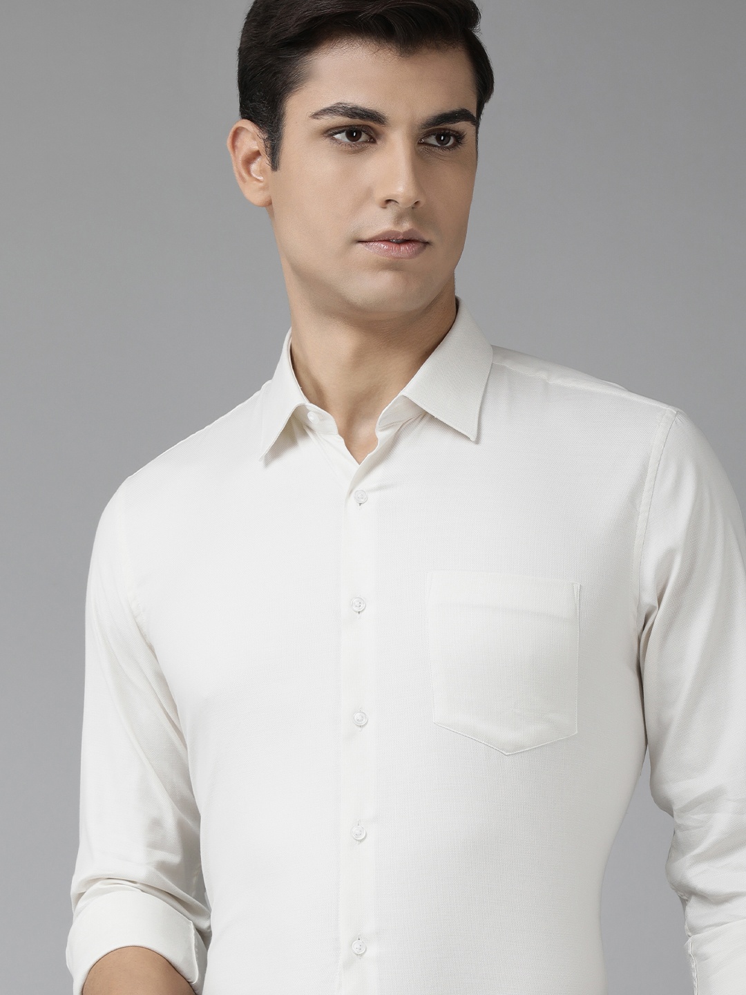 

Van Heusen Men Cream-Coloured Textured Slim Fit Pure Cotton Formal Shirt