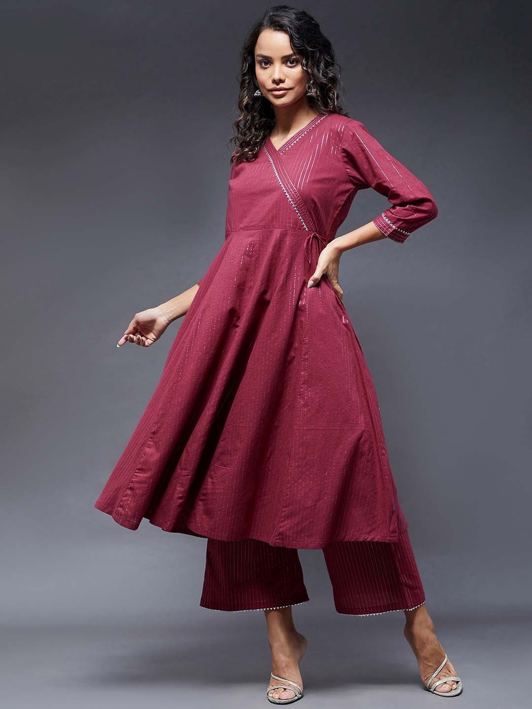 

Azira Women Maroon Flared Sleeves Thread Work Anarkali Kurta