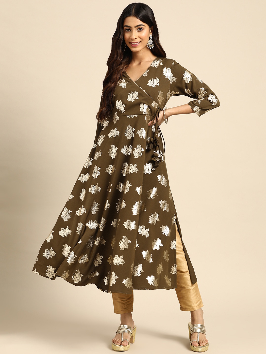 

Janasya Women Brown & White Floral Printed Floral Crepe Anarkali Kurta