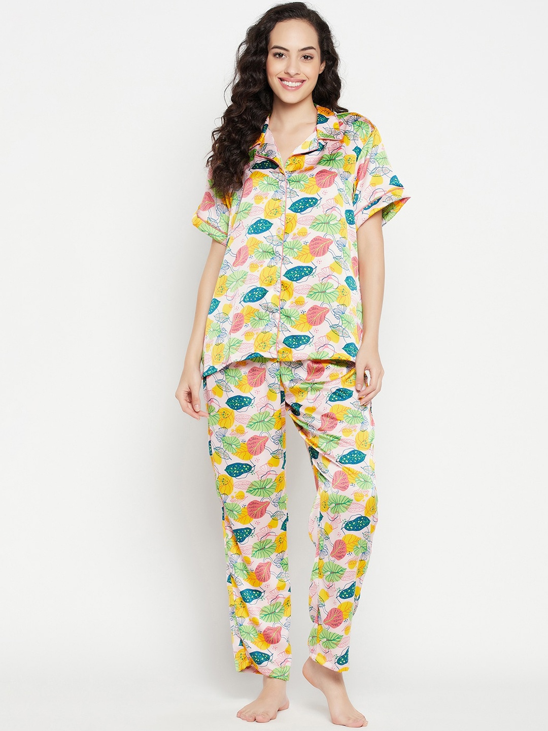 

Clovia Women White & Green Printed Night suit