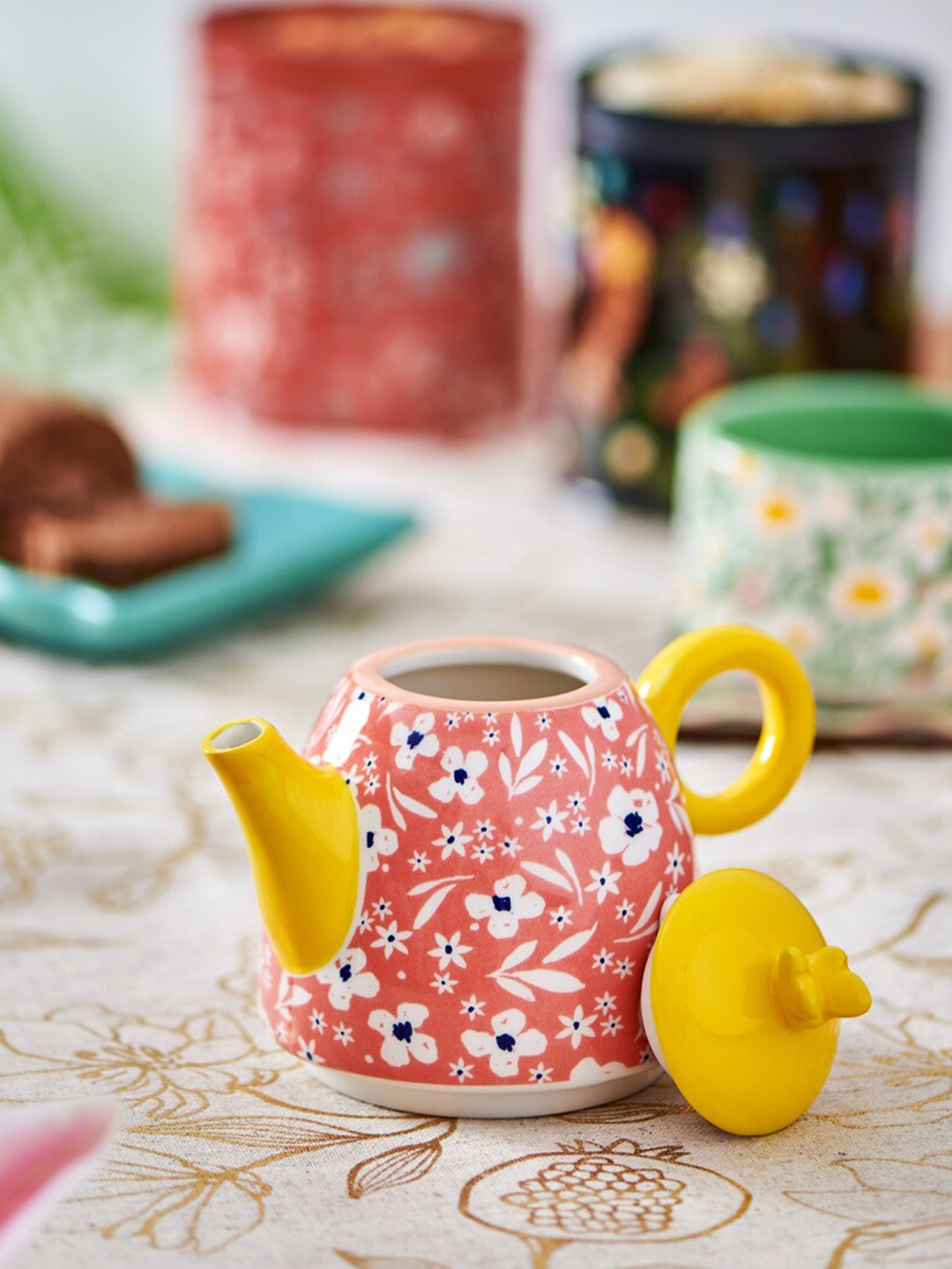 

Chumbak Peach-Coloured & White Floral Printed Ceramic Glossy Kettle Set of Cups and Mugs