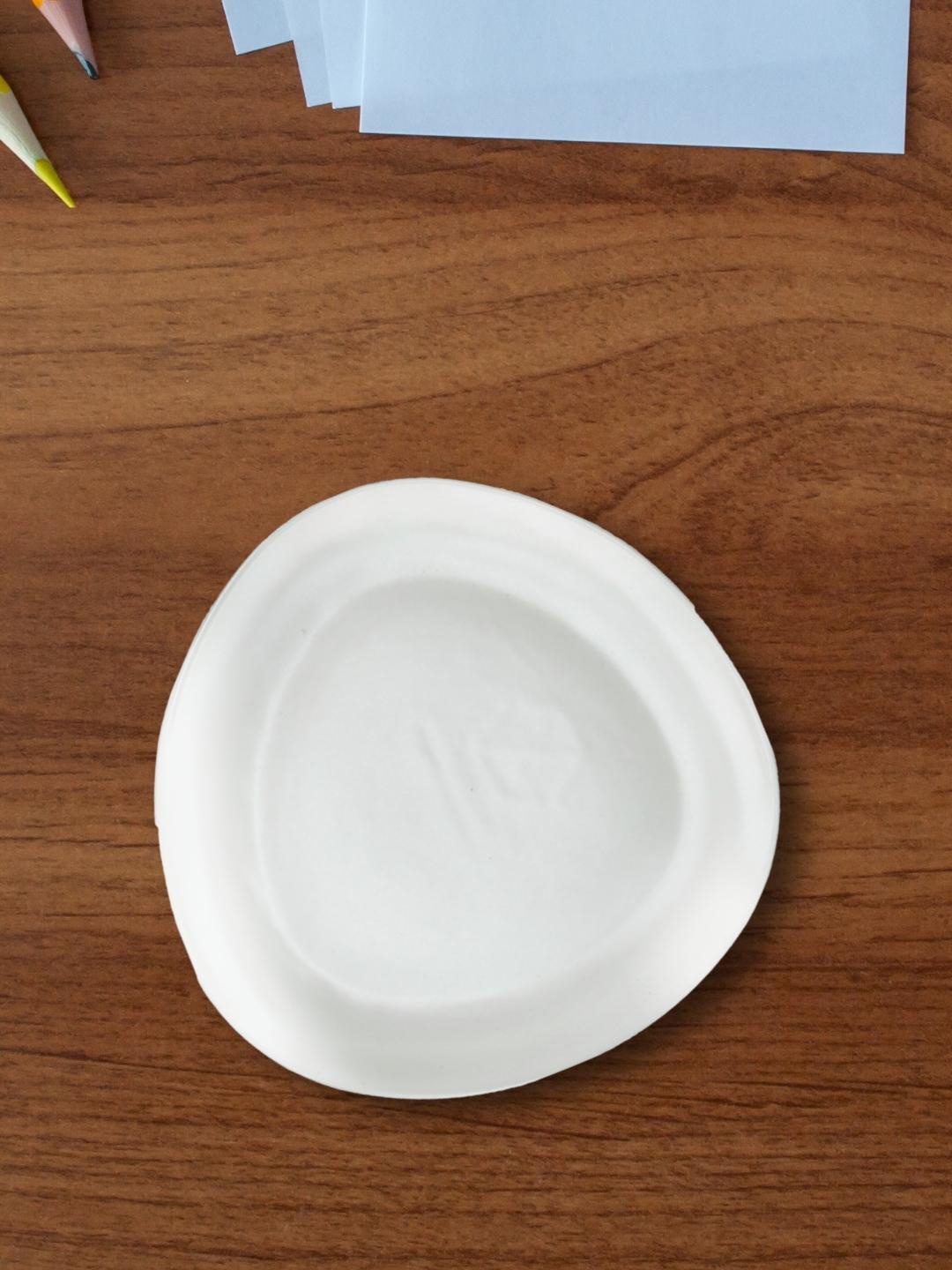 

Nestasia White Triangle Small Ceramic Plate