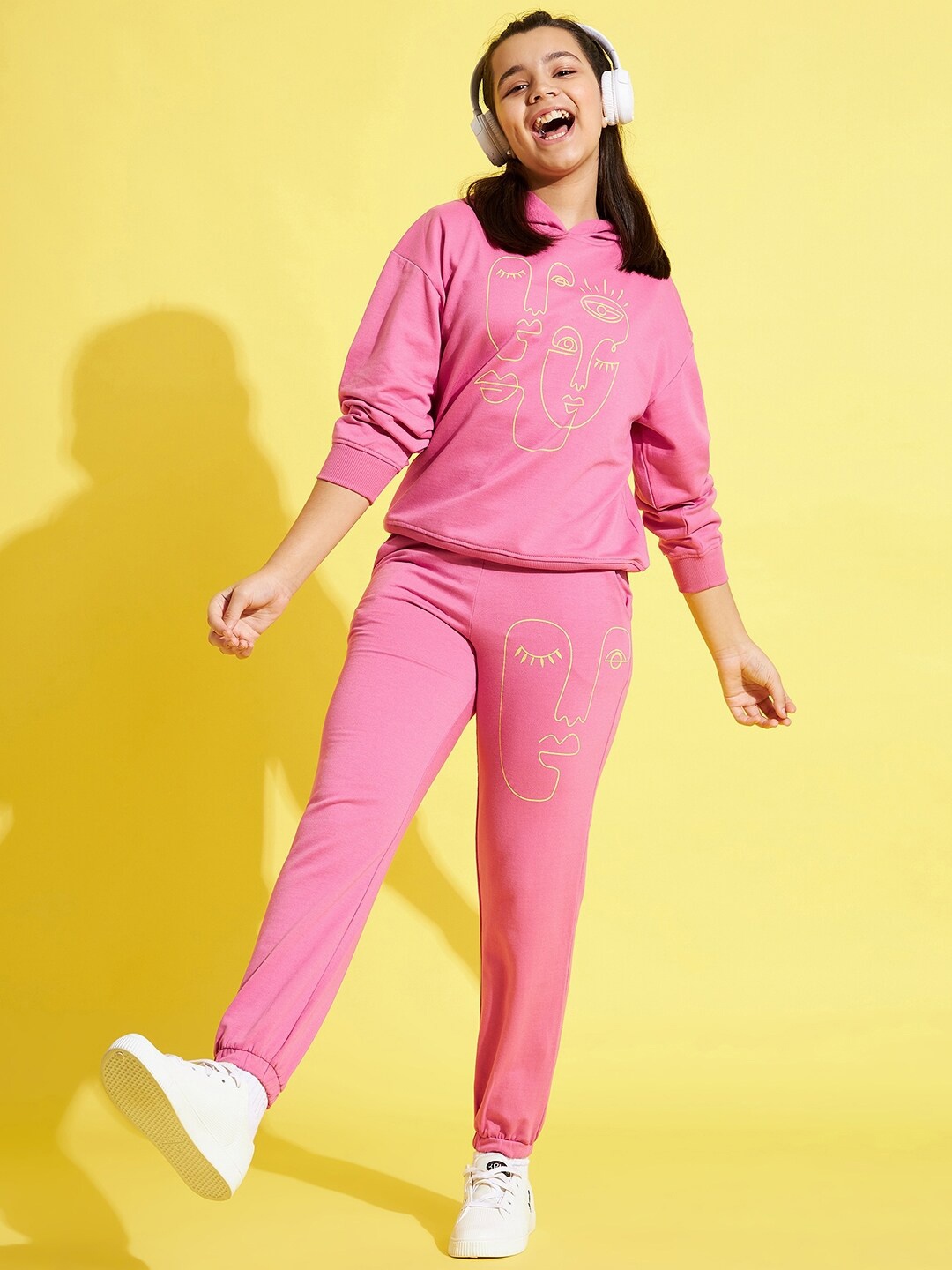 

Noh Voh - SASSAFRAS Kids Girls Pink & Yellow Printed Top with Pyjamas