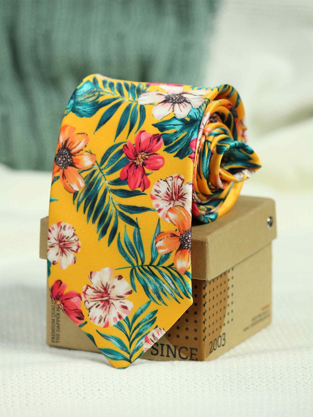 

Tossido Men Yellow & Blue Printed Broad Tie