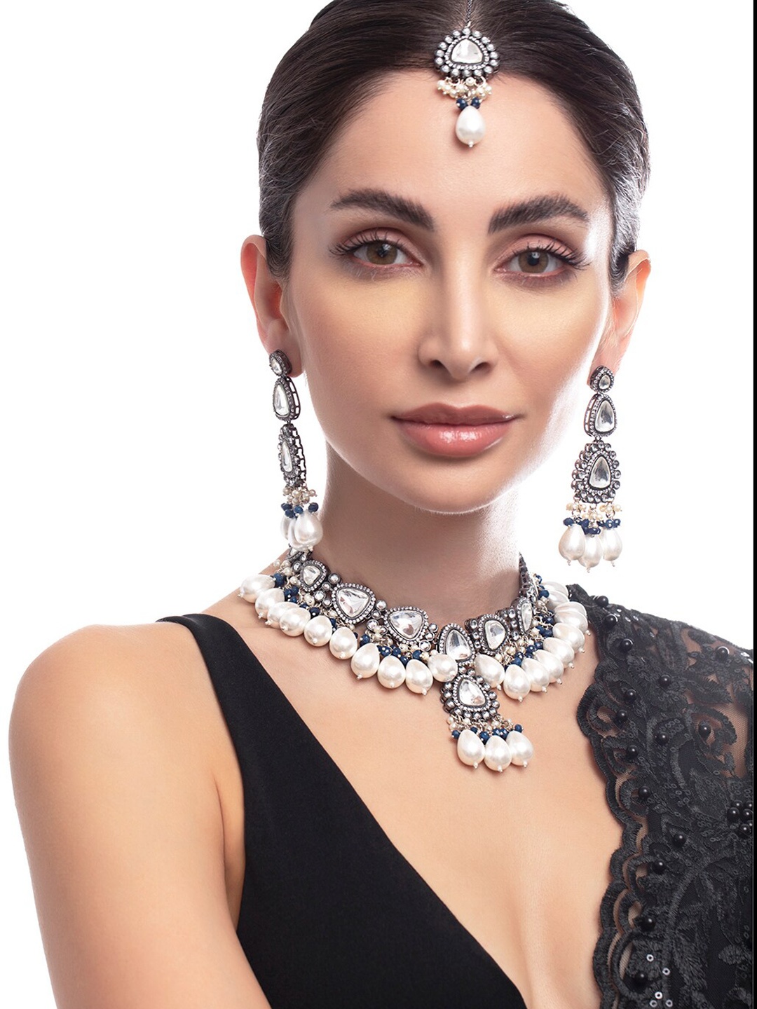 

Rubans Silver-Plated & White Kundan & Pearls Studded Jewellery Set