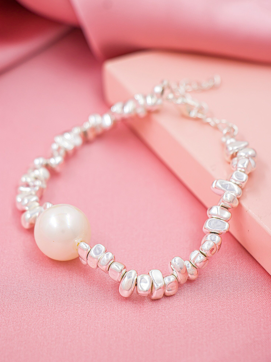 

Bellofox Women Silver-Toned & White Pearls Silver-Plated Link Bracelet