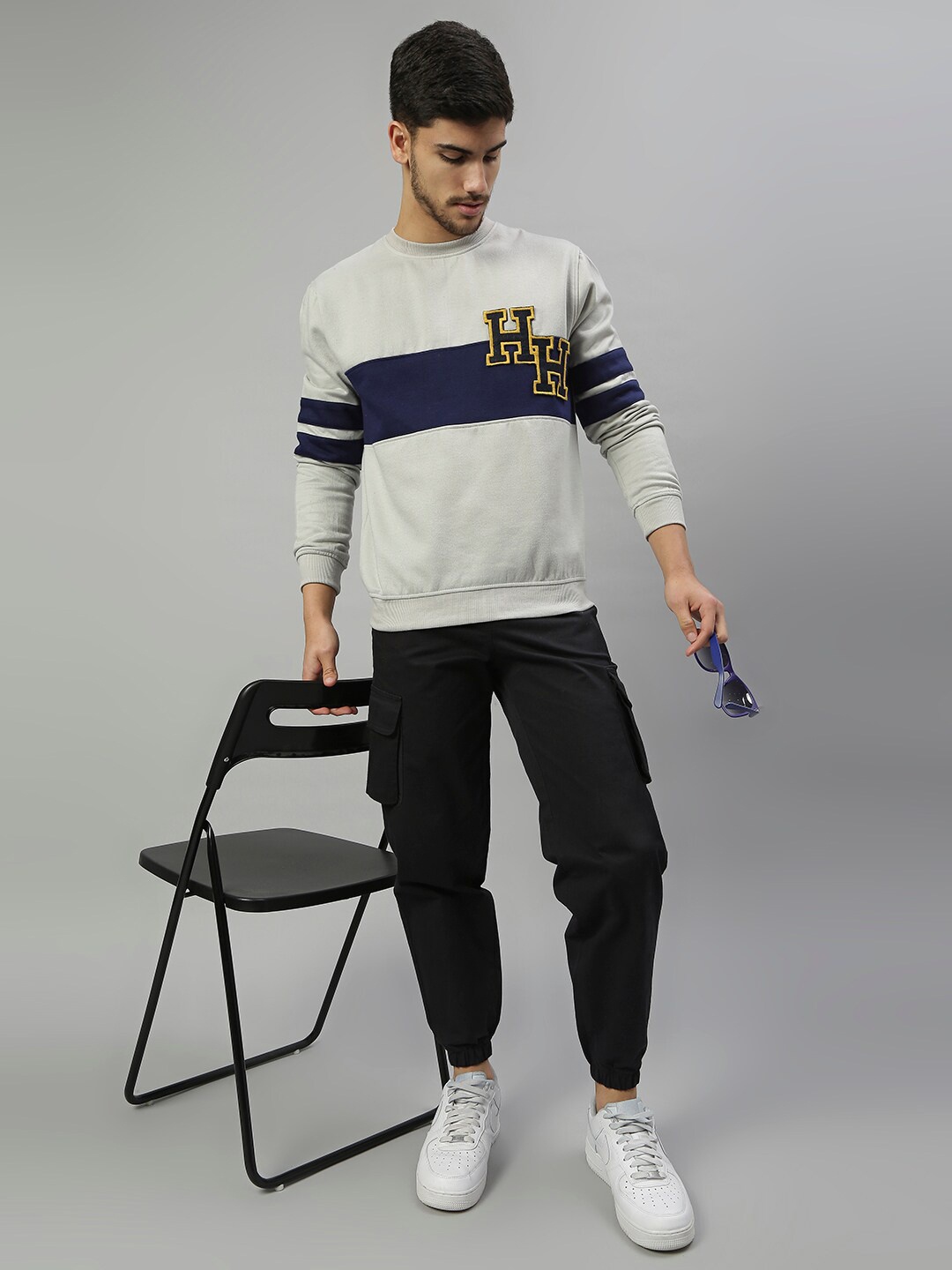 

Hubberholme Men Grey Printed Applique Sweatshirt
