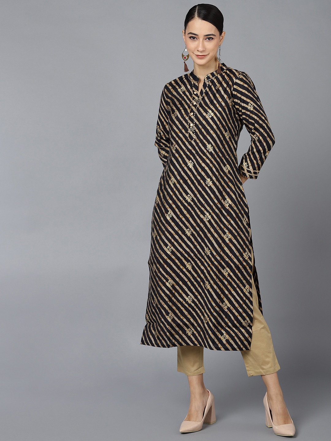 

AHIKA Women Black Printed Gotta Patti Kurta