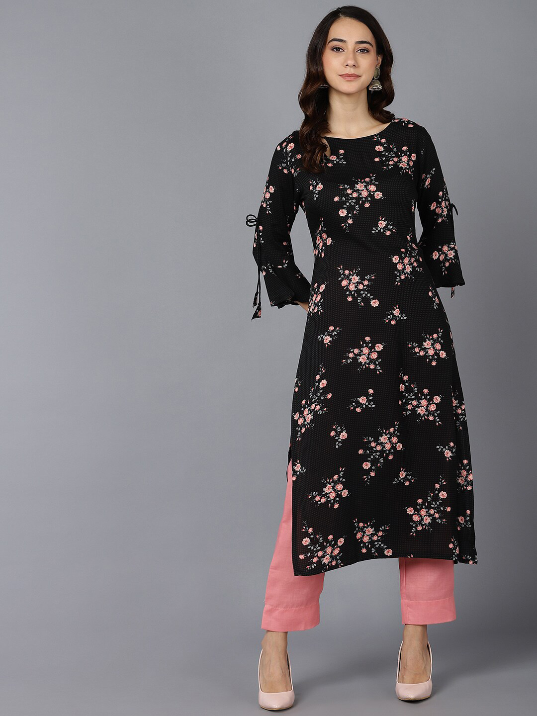 

AHIKA Women Black Floral Printed Cotton Straight Kurta