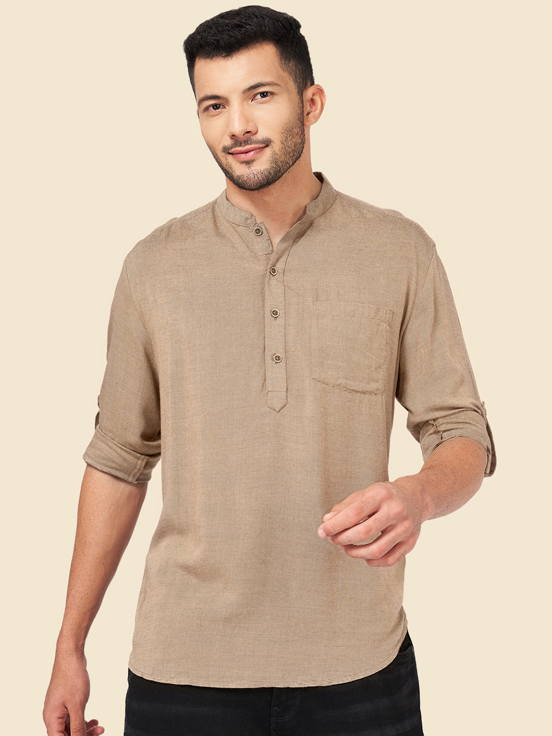 

indus route by Pantaloons Men Beige Solid Rolled-up Sleeve Kurta