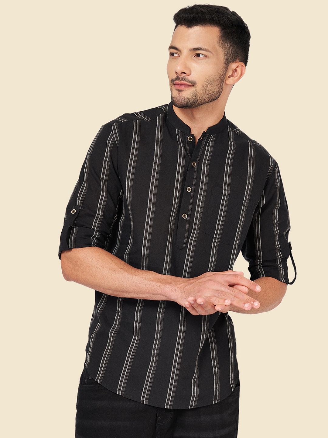 

indus route by Pantaloons Men Black Striped Printed Rolled-up Sleeves Kurta