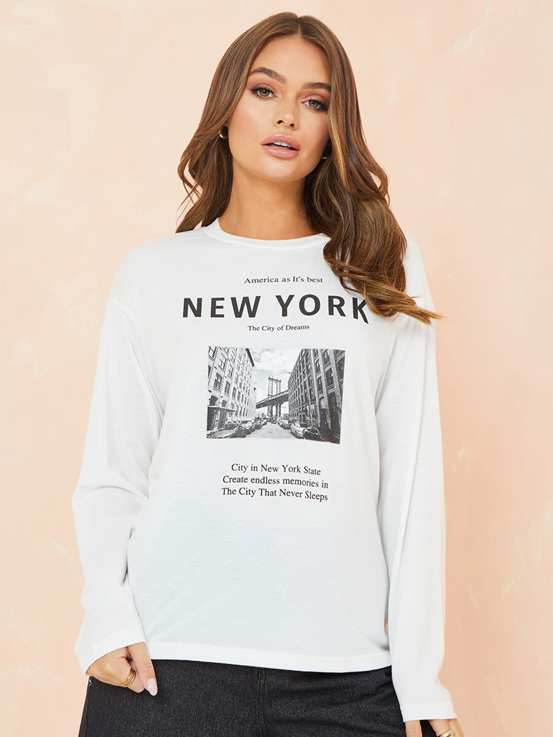 

Styli Women White Long Sleeves New York Print Oversized Longline T-shirt
