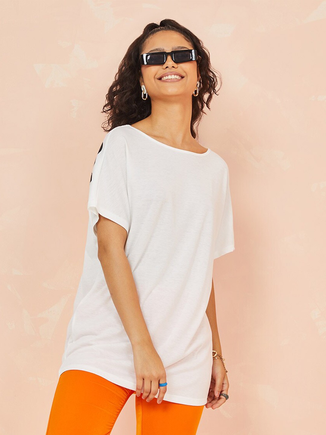 

Styli Women White Short Sleeves Butterfly Graphic Oversized Longline T-shirt