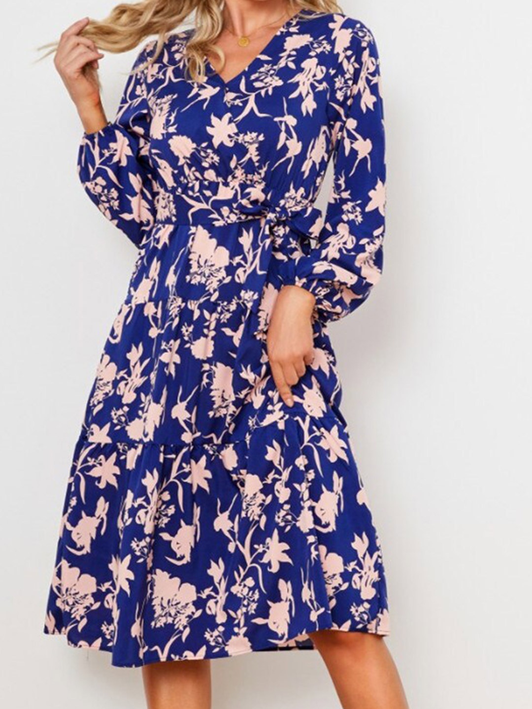 

BoStreet Blue & Pink Floral Printed Midi Dress