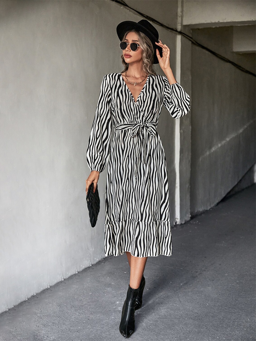 

BoStreet White & Black Animal Printed Midi Wrap Dress