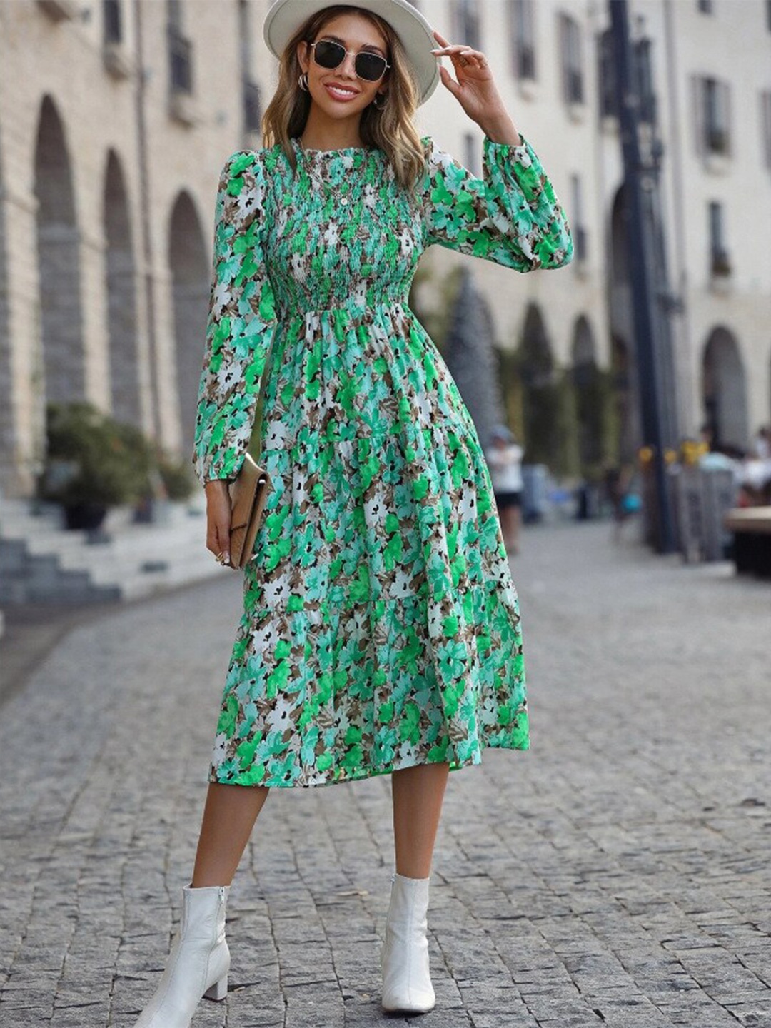 

BoStreet Women Green & White Floral Printed Fit and Flare Midi Dress