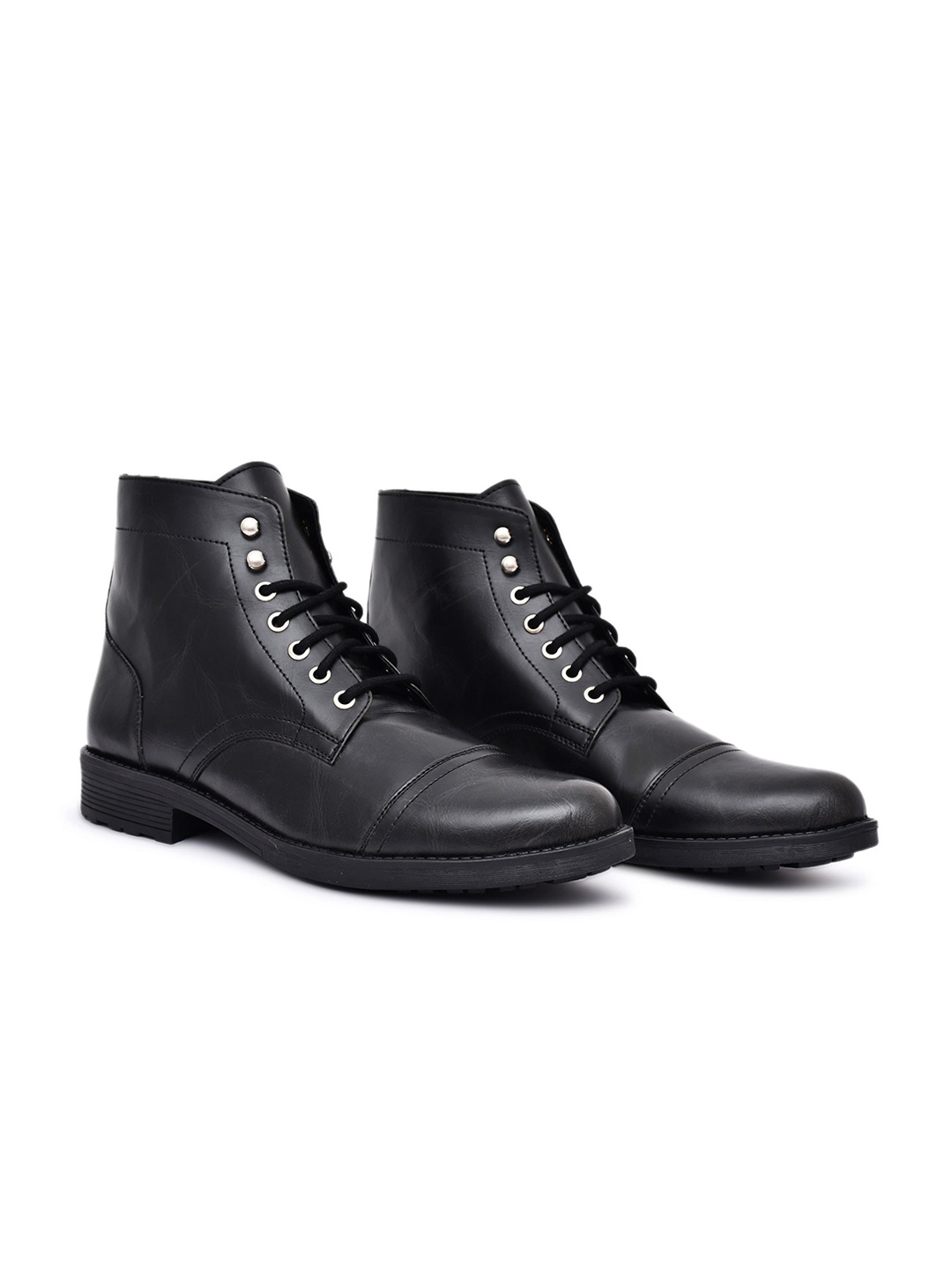 

GRIFFIN Men Black Colourblocked Fashion