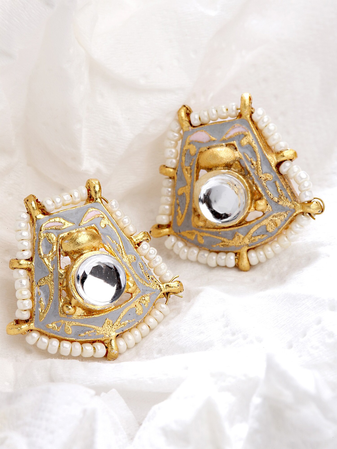 

KARATCART Women Gold-Plated & Grey Geometric Meena Studs