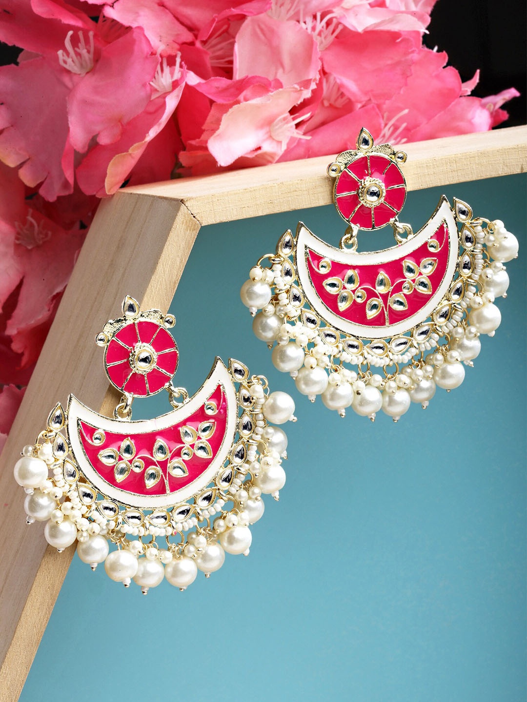 

KARATCART Women Pink Pearl and Kundan Contemporary Gold Plated Chandbalis Earrings