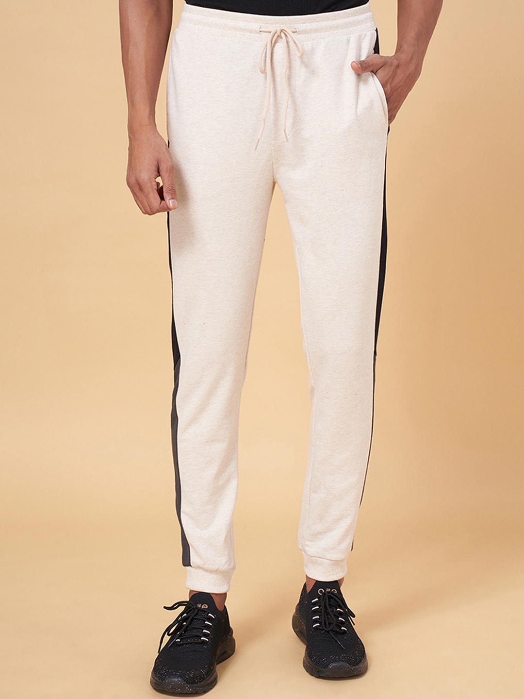 

Ajile by Pantaloons Men Off White Slim-Fit Solid Jogger