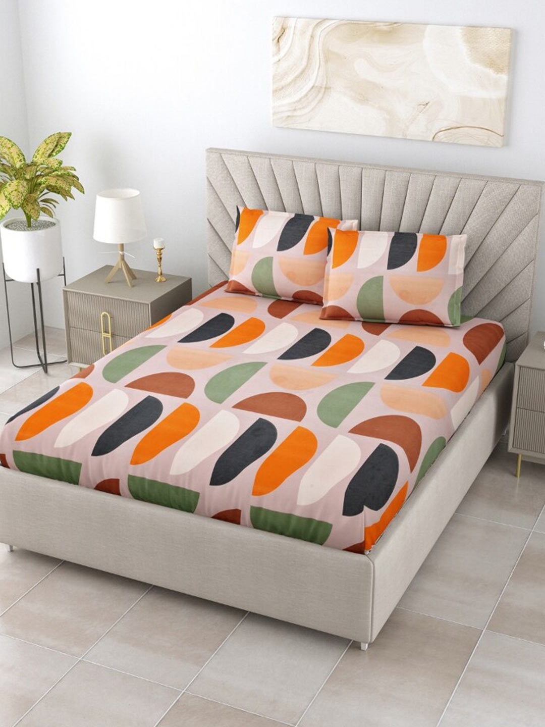 

Salona Bichona Mustard & Green Geometric 144 TC Queen Bedsheet with 2 Pillow Covers