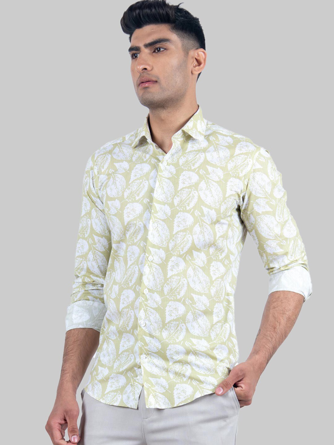 

Tistabene Men Green Premium Leaf Printed Casual Shirt