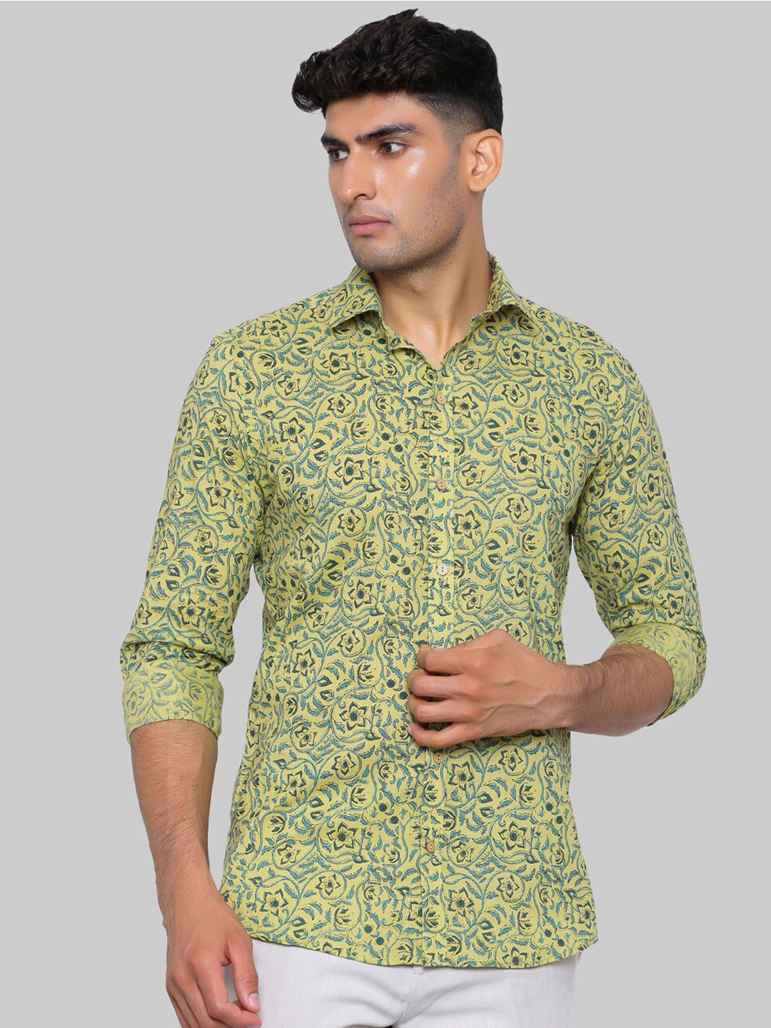 

Tistabene Men Green Premium Floral Printed Casual Shirt
